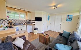 169 Broadside Holiday Chalet Near Broads & Beaches
